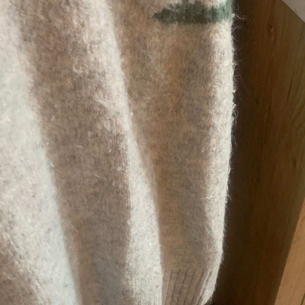 MARKET & SPRUCE Gray Sweater with Green Accents - Picture 4 of 5